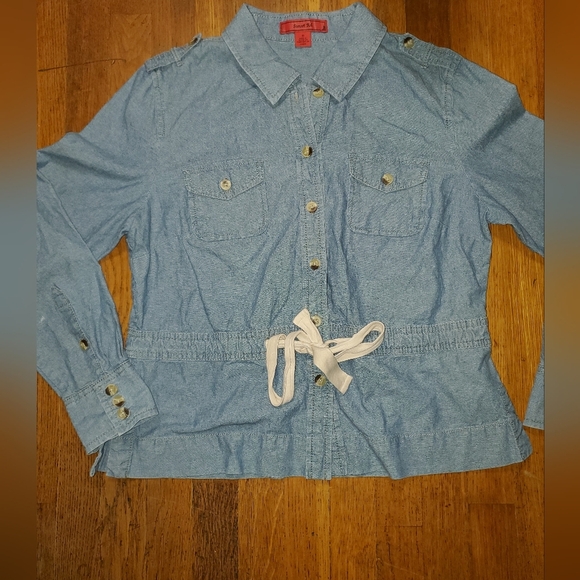 Sunset Rd Vineyard Charm Chambray Drawstring Waist Denim Shirt - Picture 5 of 12